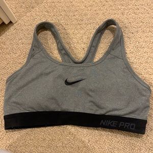 Nike pro sports bra